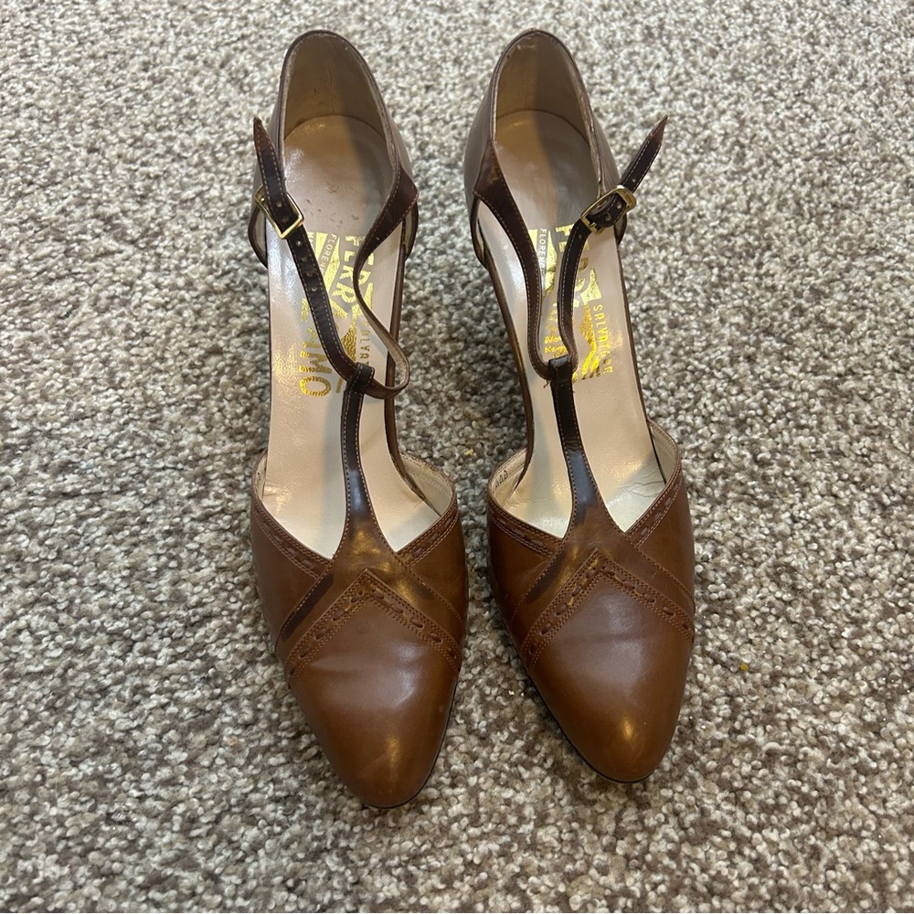 Salvatore Ferragamo Heels Strappy Women’s Size 7.5 Vintage Distressed Leather